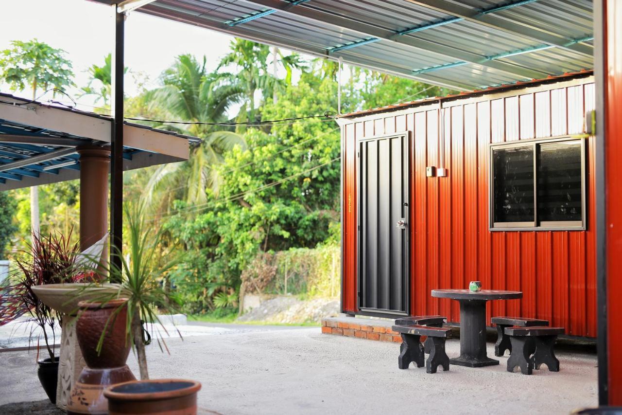 Padang Besar Red Cabin Homestay Exterior foto