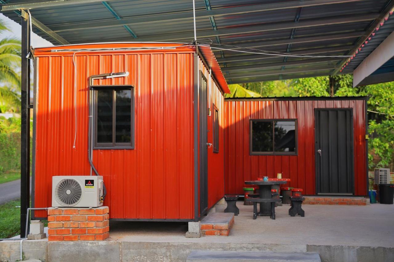 Padang Besar Red Cabin Homestay Exterior foto